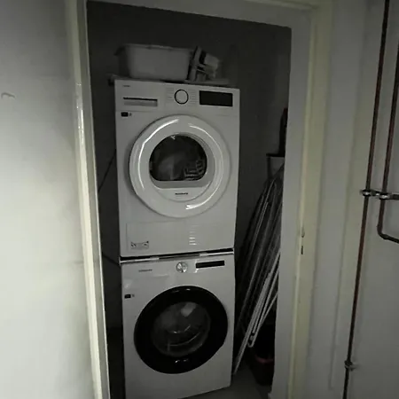 Ellis Haeusle Nyaraló *