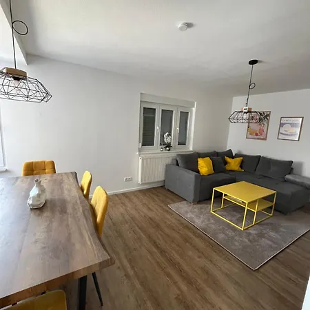 Ellis Haeusle * Nagold