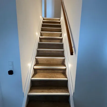 Nyaraló Ellis Haeusle *